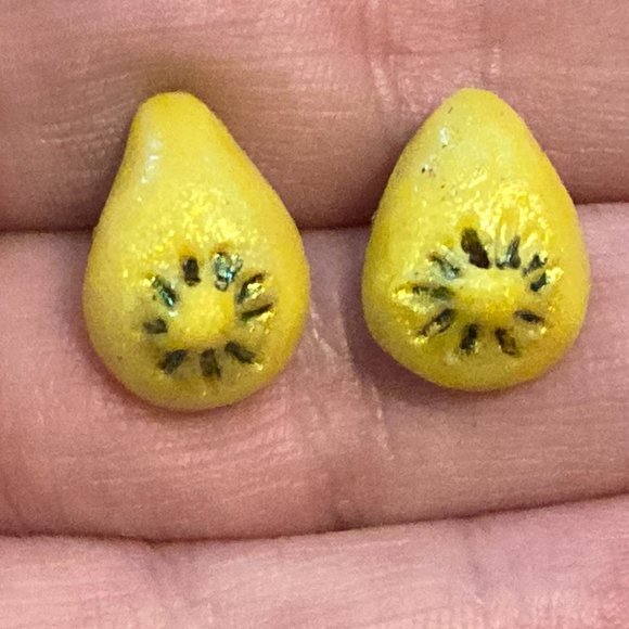 Lick it N Stick It Boob Earrings in Yellow - Picture 1 of 2